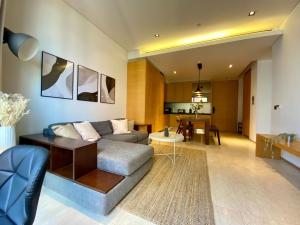 For RentCondoSilom, Saladaeng, Bangrak : 👑 Saladaeng Residences 👑 Luxury room for rent 1BED1BATH , Floor 11 with balcony , Fully furnished