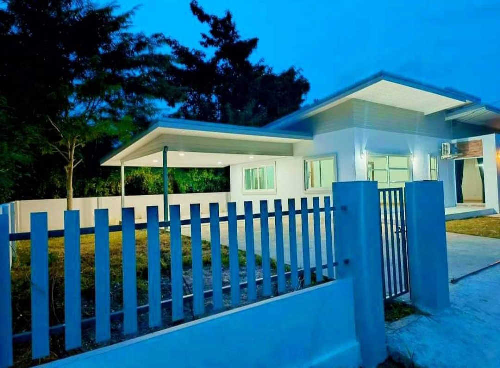 For SaleHouseChiang Mai : Urgent sale, modern style detached house, large house. (Opposite Mae Market is Chiang Mai)