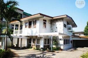 For RentHouseAri,Anusaowaree : Single house for rent Ari Samphan 2, near BTS, 3 bedrooms, 4 bathrooms, 4 parking spaces, 140 square wah, 60,000 baht/month