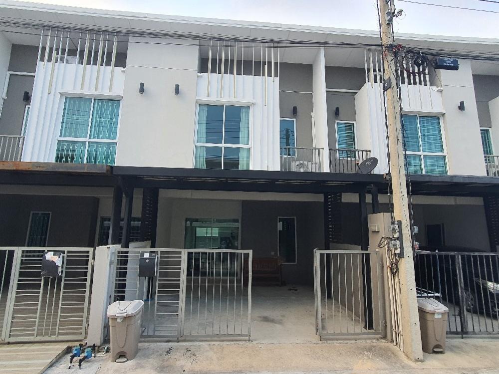 For RentTownhousePhutthamonthon, Salaya : Townhome for rent, 2 bedrooms, 2 bathrooms, complete with furniture and electrical appliances, ready to move in. Good location, only 10 minutes to Mahidol Salaya. Near Salaya Market Makro Salaya, Central Salaya Rajamangala Rattanakosin