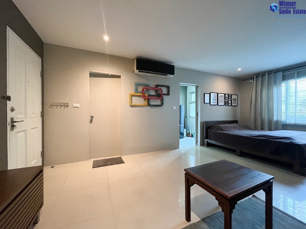 For RentCondoSukhumvit, Asoke, Thonglor : Condo for rent next to BTS Thonglor, Condo One Thonglor, beautifully decorated room, ready to move in, next to T-ONE building.