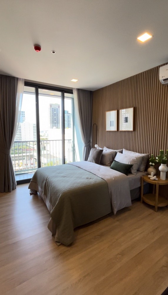 For SaleCondoRatchathewi,Phayathai : For sale 1 bedroom, large size 40 sq.m., near BTS Phaya Thai, special price only 5.49 million, if interested contact Line: aumm1.1.1