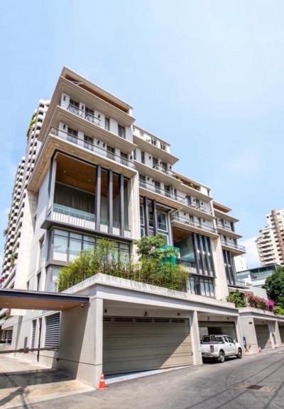 For RentTownhouseSukhumvit, Asoke, Thonglor : Townhome for rent 749 Residence Super Luxury in Soi Sukhumvit 49 with elevator and private pool.