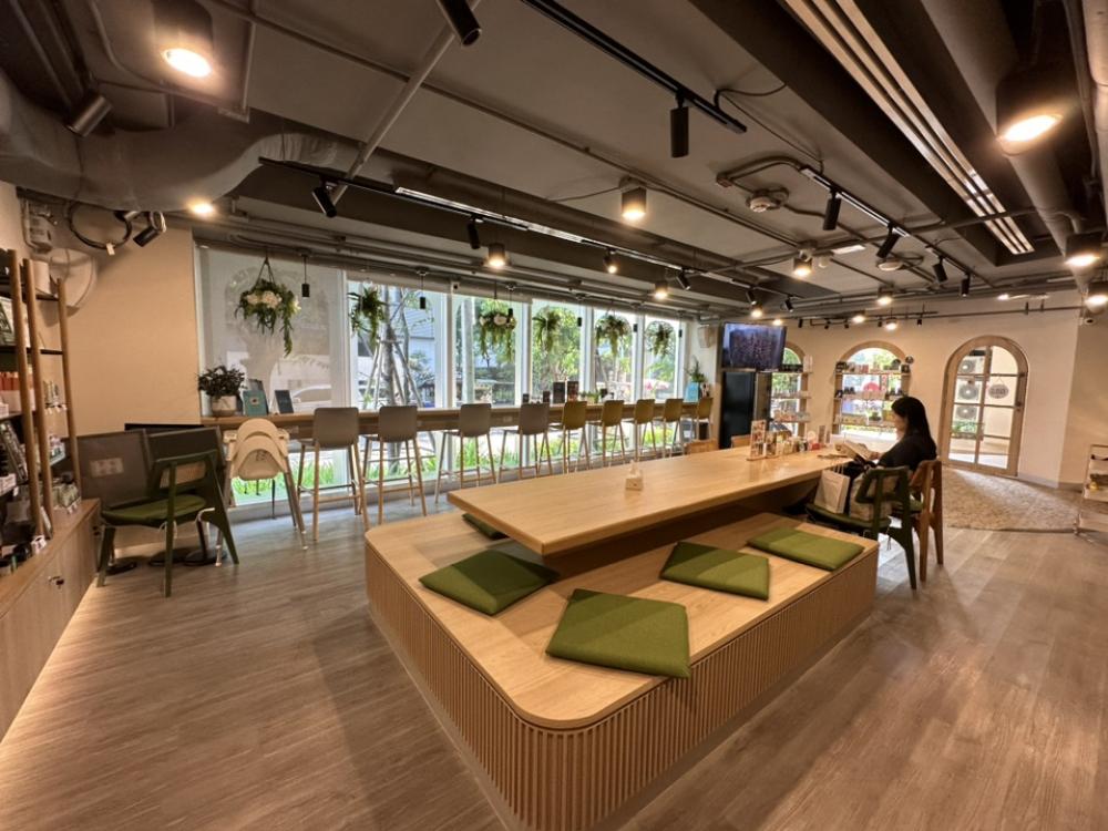 ให้เช่าร้านค้า ร้านอาหารสุขุมวิท อโศก ทองหล่อ : Rental : Cafe Cannabis with Full Equipment In Thonglor , 82 Sqm ปล่อยเช่าร้านคาเฟ่ กัญชา พร้อมอุปกรณ์ ทองหล่อ ขนาด 82 ตรม Take Over : 3,200,000 THB 🔥🔥Rental Price : 170,000 THB / Month 🔥🔥#houserental  #Condorental #Fullfurnished#Electricity#PSLivingMore I