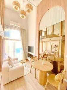 For RentCondoRama9, Petchburi, RCA : 6847😊 For RENT 1 bedroom for rent🚄near MRT Rama 9 (450 m.)🏢Ideo Rama 9 - Asoke Ideo Rama 9-Asoke Area: 52.13 sq m.💲Rent: 50,000฿📞O99-5919653, 065-9423251✅LineID:@sureresidence