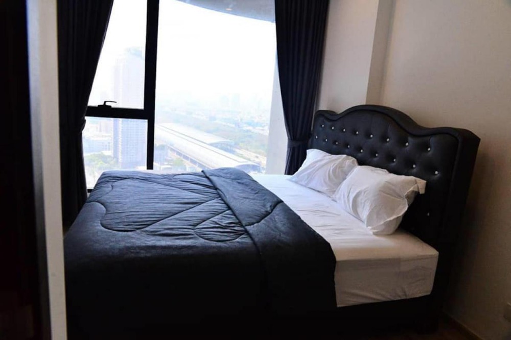 For RentCondoRama9, Petchburi, RCA : 💥🎉Hot deal Ideo Mobi Asoke, beautiful room, good price, convenient travel, fully furnished. Ready to move in immediately. You can make an appointment to see the room.