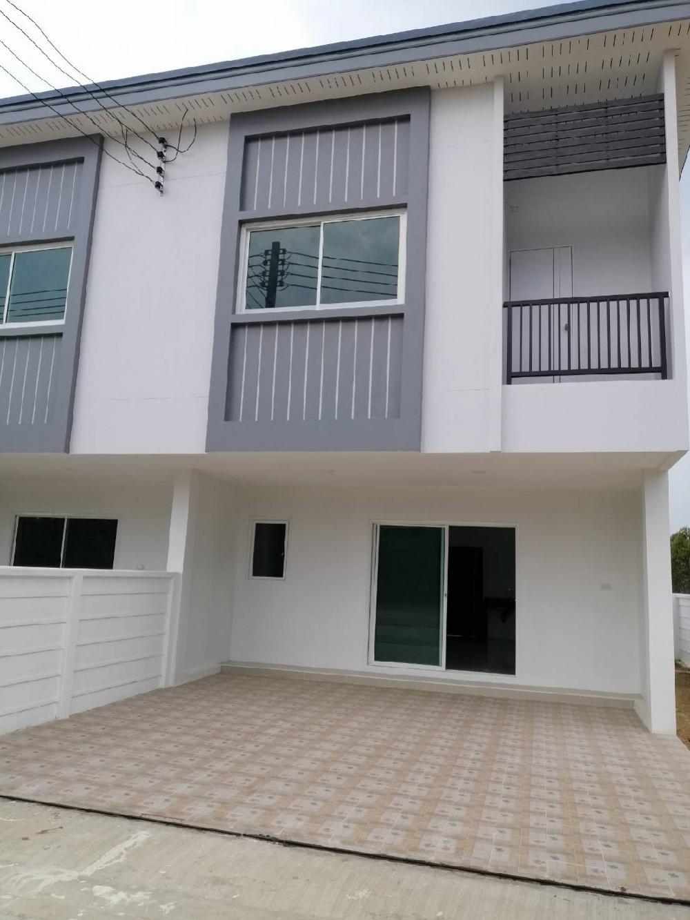 For SaleTownhouseChachoengsao : 🏡 Townhouse for sale, new project Happy Rich, corner unit, 100% loan possible 🌟 Riverside Golf Course, Bang Pakong, Chachoengsao