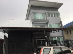 For RentHome OfficePathum Thani,Rangsit, Thammasat : Code C6073 for rent and sale, 3-story home office with warehouse, Phahonyothin Road, near Future Park Rangsit, Pathum Thani.