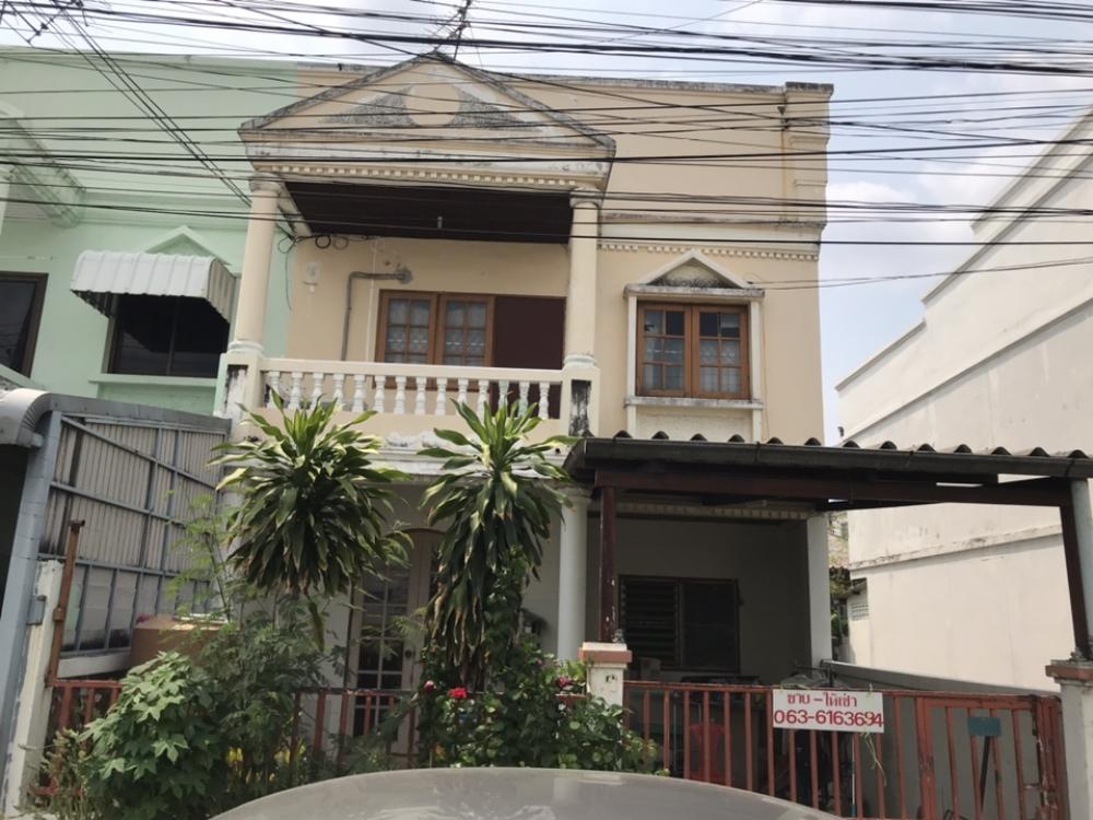 For RentHouseChokchai 4, Ladprao 71, Ladprao 48, : 2-story townhouse, 3 bedrooms, 2 bathrooms, good location, Chokchai 4 Soi 14.