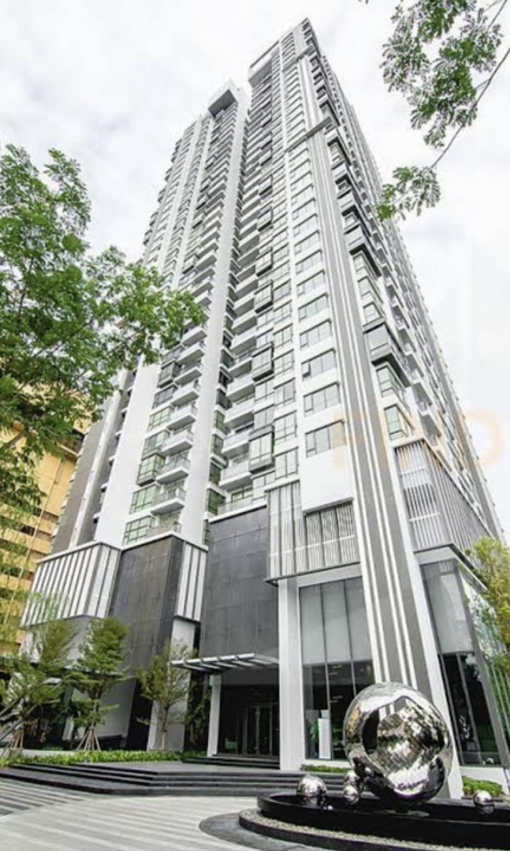 ให้เช่าคอนโดสุขุมวิท อโศก ทองหล่อ : 2 bedroom Great view high floor room for rent @Rhythm Sukhumvit 42