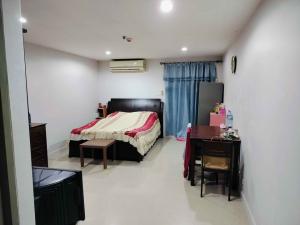 For SaleCondoBang Sue, Wong Sawang, Tao Pun : Urgent sale Condo Regent Home 6/1 Soi Phong Niwet. The north is not hot. Free furniture and electrical appliances (S4227)