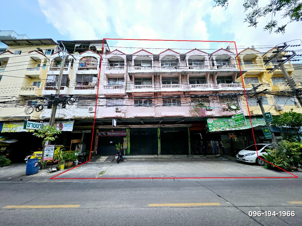 For SaleShophouseRama 2, Bang Khun Thian : Commercial building, 5 units, Soi Ekachai 69, near Central Rama 2, good location, suitable for investment.