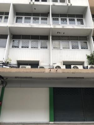 For RentShophousePattanakan, Srinakarin : Commercial building for rent🔥Soi Phatthanakan 1🔥2 booths🔥4 floors🔥40 sq m.🔥410 Square meters🔥Ready to move in🔥 R263-5