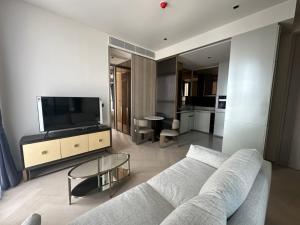 ให้เช่าคอนโดสาทร นราธิวาส : For Rent 1 bedroom The Reserve Sathorn Luxury Condo Near BTS Chong Nonsi Fully furnished Ready to move in