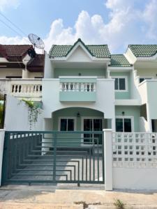 For SaleTownhouseKasetsart, Ratchayothin : Renovated townhome next to Phahon 75 Road, large house, lots of space.