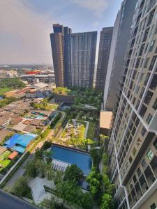 For RentCondoBang kae, Phetkasem : Studio condo for rent, size 25 sq m. 🏢Parkland Phetkasem 56, 20th floor, Building C, pool view, north, not exposed to the sun🌞