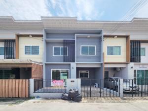 For SaleTownhouseNonthaburi, Bang Yai, Bangbuathong : 2-story townhome, 4 bedrooms, Modish Bang Bua Thong, only 1 km from Kanchanaphisek Road, selling below the banks appraised price.