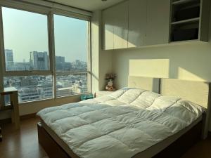 For RentCondoRatchathewi,Phayathai : Condo for rent, The Complete Ratchaprarop, spacious room, near BTS Victory Monument.