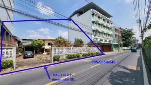 For SaleHousePinklao, Charansanitwong : Land for sale, Charan 35, next to the main road, 126 sq m, plus a single house with garden area, parking, very good location.