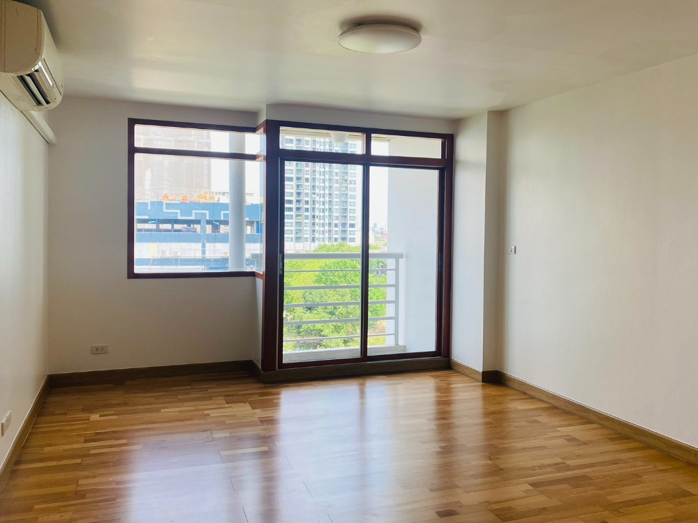 For SaleCondoOnnut, Udomsuk : Condo for sale, newly renovated room, empty room, upper floor, beautiful view, close to On Nut BTS station, only 300 meters.