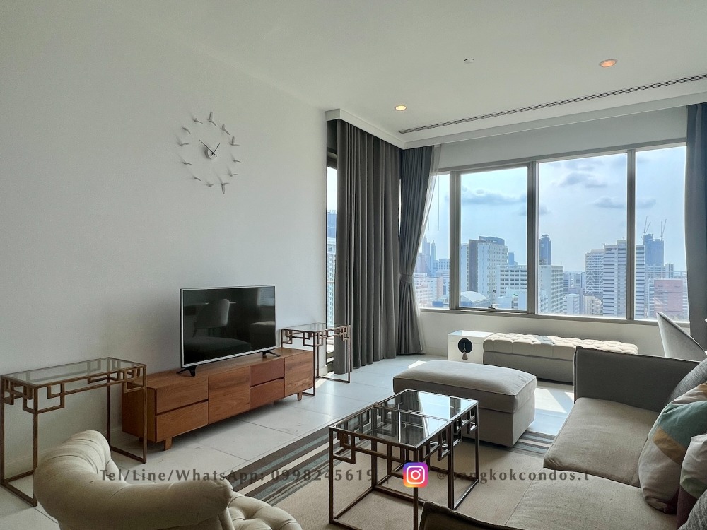 For SaleCondoWitthayu, Chidlom, Langsuan, Ploenchit : Luxury 2 Beds condo on Rajdamri near Lumpini Park & soi Langsuan