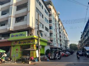 For SaleCondoSeri Thai, Ramkhamhaeng Nida : Bang Kapi Grand for sale Condo ready to move in, near the BTS, near The Mall Bangkapi. Near Bang Kapi Market Easy to walk in and out (Suitable for those who do not use a personal car.) Newly decorated and ready to move in.
