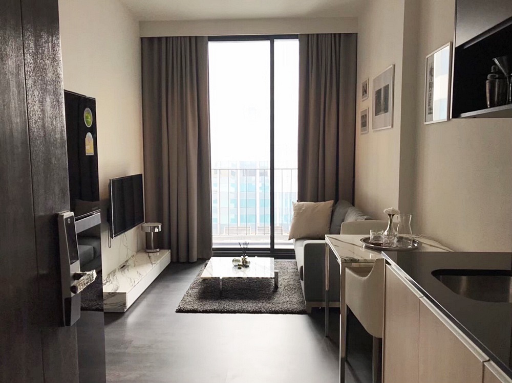 For SaleCondoSukhumvit, Asoke, Thonglor : Call : 081-456-4256 Luxury Condo Edge Sukhumvit 23 @BTS Asoke Station, 30 sq.m 1 Bedroom High floor, Fully furnished, Ready to move in