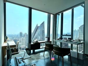 For SaleCondoSukhumvit, Asoke, Thonglor : Luxury condo on high floor with river and city view 1 min to Emquatier