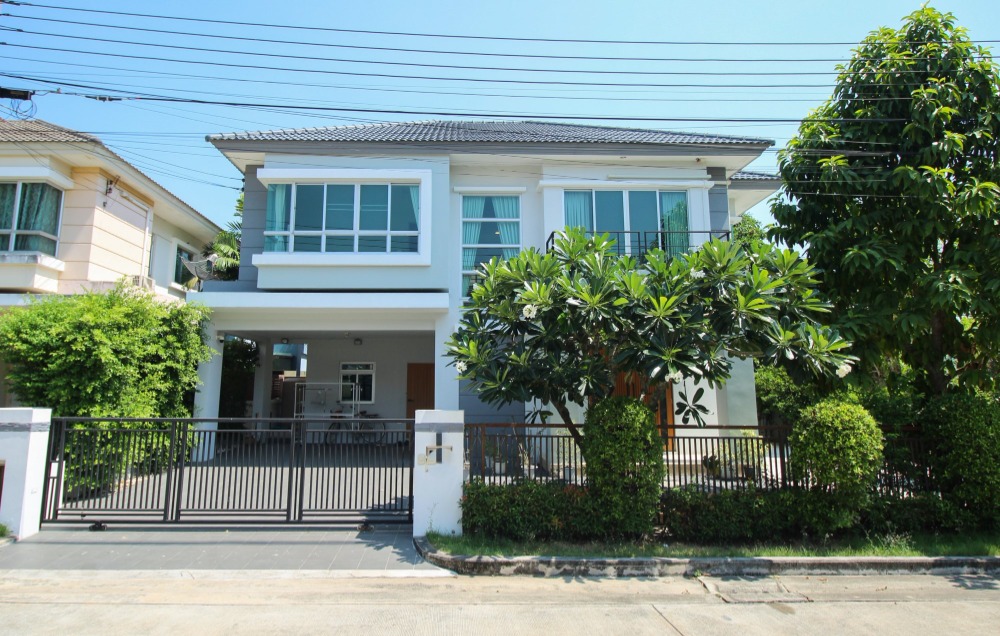 For SaleHousePhutthamonthon, Salaya : Single house for sale, Life bangkok boulevard Pinklao - Phetkasem, corner house.