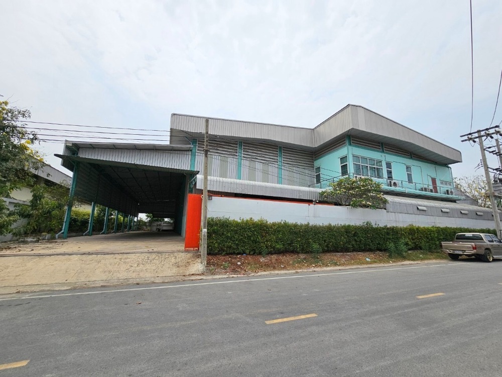 For RentWarehouseNonthaburi, Bang Yai, Bangbuathong : Warehouse for rent with large office, usable area 2,000 sq m., with office and luxury rooms, Khlong Khoi location, Bang Bua Thong.