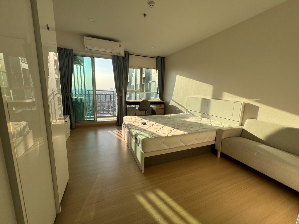 For RentCondoThaphra, Talat Phlu, Wutthakat : Supalai Park Talat Phlu Station 【𝐑𝐄𝐍𝐓】🔥Spacious room, modern style Simply decorated, high floor, city view, near BTS Talat Phlu and Wutthakat, ready to move in!! 🔥Contact Line ID: @hacondo