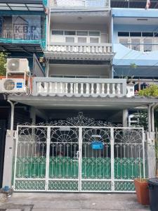 For RentTownhouseRama3 (Riverside),Satupadit : #Townhouse for rent Rama 3 Near Central Rama 3, house type, 3 bedrooms, 2 bathrooms, 22,000 baht, partially furnished.