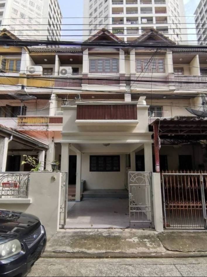 For RentTownhouseRamkhamhaeng, Hua Mak : Townhouse for rent near Townhouse Ramkhamhaeng Hospital, just 2 minutes.