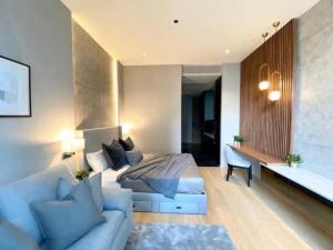For RentCondoWitthayu, Chidlom, Langsuan, Ploenchit : Condo for rent 28chidlom, beautifully decorated room, fully furnished, ready to move in.