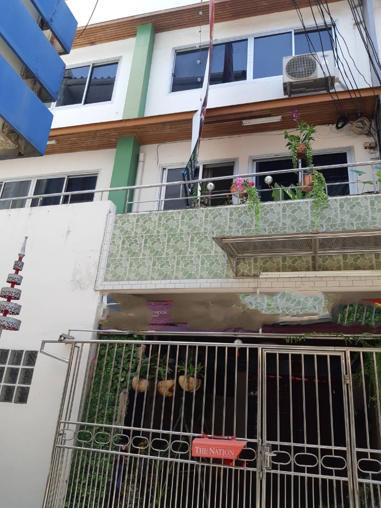 For RentTownhouseSukhumvit, Asoke, Thonglor : Townhome for rent in the heart of Thonglor, 3 floors, 350 sq m, 5 bedrooms, 4 bathrooms, beautifully decorated, fully furnished, near BTS Thonglor, cheap rental price only 70,000 baht/month, Thonglor Road.