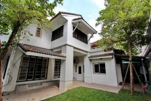 For RentHouseSukhumvit, Asoke, Thonglor : Single house for rent, Ekkamai