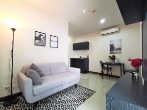 For RentCondoRatchadapisek, Huaikwang, Suttisan : Ease Condo Ratchada 32 - 1 Bedroom - with furniture 9,500 THB