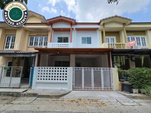 For SaleTownhouseNawamin, Ramindra : 2-story townhouse, Wararak Village, Ramintra, Pink Line Skytrain, Makro, Big C, Lotus, Zoo, Safari World, Siam Park, Bangkok Sea, Minburi Market, Chatuchak Market 2, HomePro, Thai Watsadu, The Jazz.