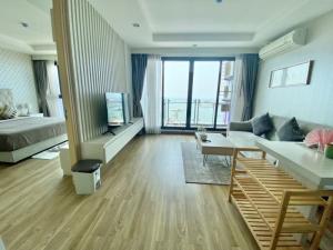 For RentCondoSriracha Laem Chabang Ban Bueng : Condo for rent, sea view, Sriracha, large room, 1 bedroom, ready to move in.