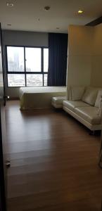 For RentCondoWongwianyai, Charoennakor : Rent! Urbano Absolute Sathorn-Taksin Studio 13,000, high floor, fireworks view, Iconsiam.