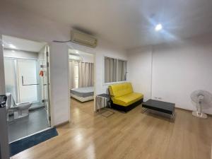 For RentCondoLadprao, Central Ladprao : Sym Vipha Ladprao, beautiful room, ready for rent, price only 12,000, fully furnished, ready to move in.