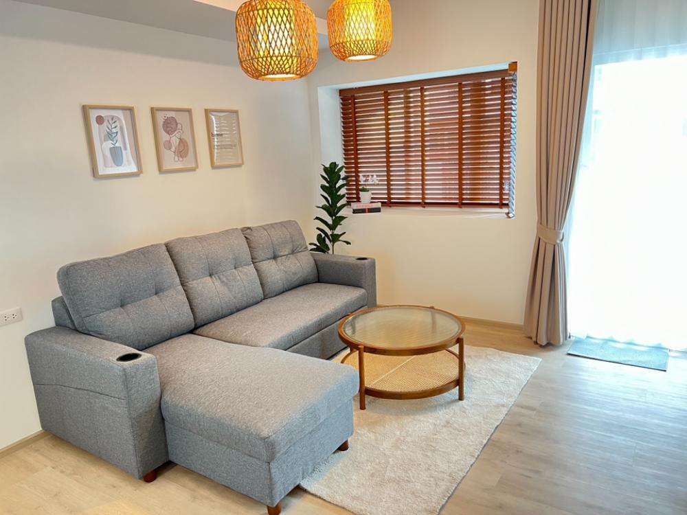 For RentTownhouseBangna, Bearing, Lasalle : for rent Townhome Indy 2 Bangna Ramkhamhaeng 2  House number 396  House facing: south, 3 bedrooms, 3 bathrooms, 2 parking spaces, 122 sq m., area 22 sq m.