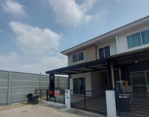 For SaleTownhousePathum Thani,Rangsit, Thammasat : Urgent sale..!! 2-story townhouse, Pruksa Village 113, Bangkok-Pathum Thani, corner house, size 26.4 sq m, 3 bedrooms, 2 bathrooms, extension of the original roof in front of the house and behind the house.