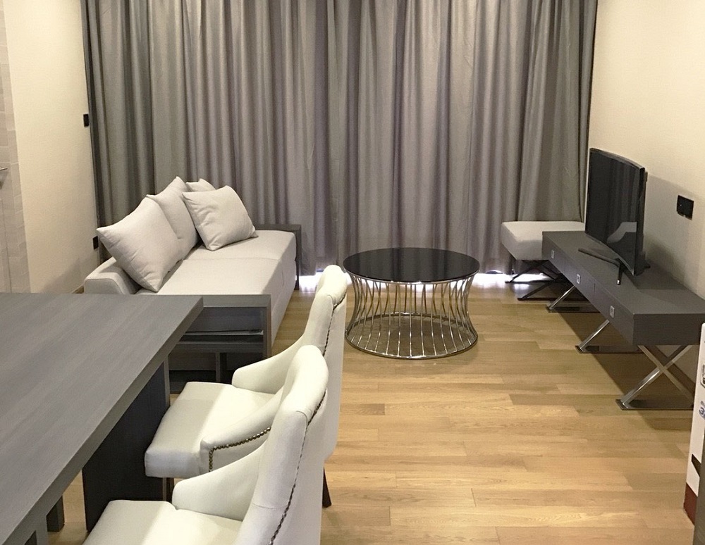 For RentCondoWitthayu, Chidlom, Langsuan, Ploenchit : Klass Langsuan 2bedrooms with fully furnished + City view (near BTS Chidlom, Mater Dei School, Central Chidlom, Lumpini Park)