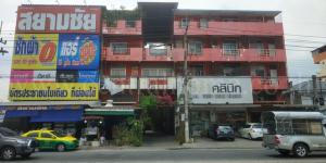 For SaleShophousePathum Thani,Rangsit, Thammasat : Commercial building, 4.5 floors, 6 units, Rangsit, Khlong Sam, next to the main road.
