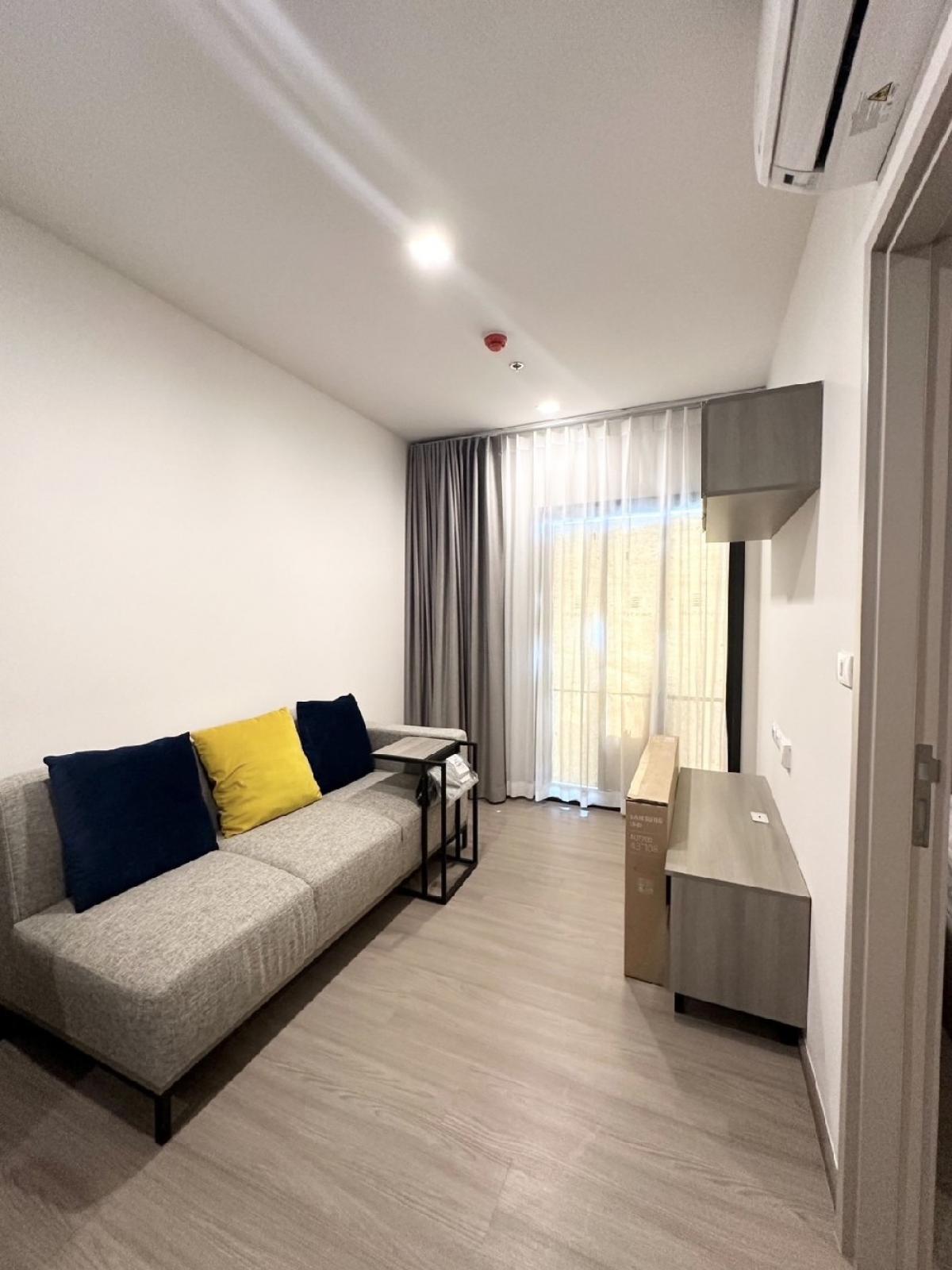 For RentCondoRama9, Petchburi, RCA : Condo THE BASE Phetchaburi  🍁 New room🍁 Complete with furniture and electrical appliances