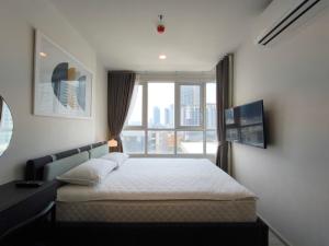 For RentCondoRatchadapisek, Huaikwang, Suttisan : XT Huaikhwang, 1 Bed 1 Bath, Rental 22,000 Baht