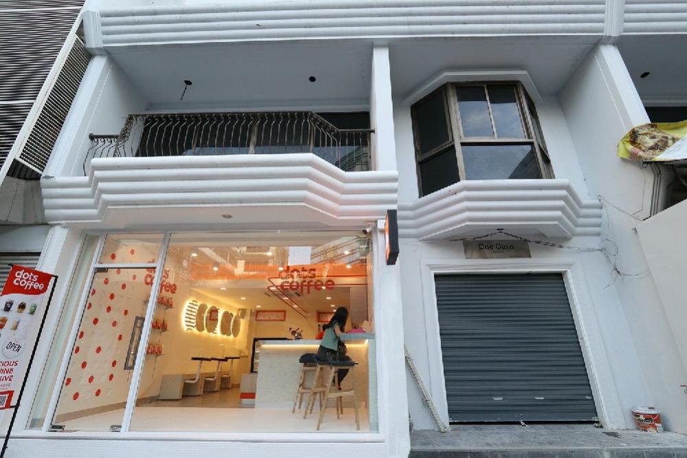 For RentShophouseWitthayu, Chidlom, Langsuan, Ploenchit : For rent shop space on Witthayu Road 2nd floor Size 126 sq m