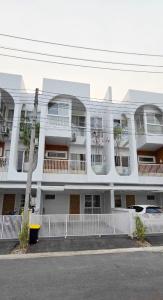 For RentTownhouseChiang Mai : Townhome for rent near by 5 min to Nakornpayap International School, No.5H442