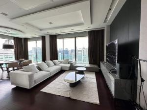 For RentCondoSukhumvit, Asoke, Thonglor : 🔥Ready to move🔥 Le Raffine Jambu Dvipa Sukhumvit 39 🔥🔥 Duplex with pool 🚆‼️‼️